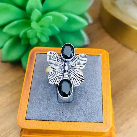 Vintage Faceted Black Onyx Butterfly Silver Ring Size 7.5 - Picture 2 of 5